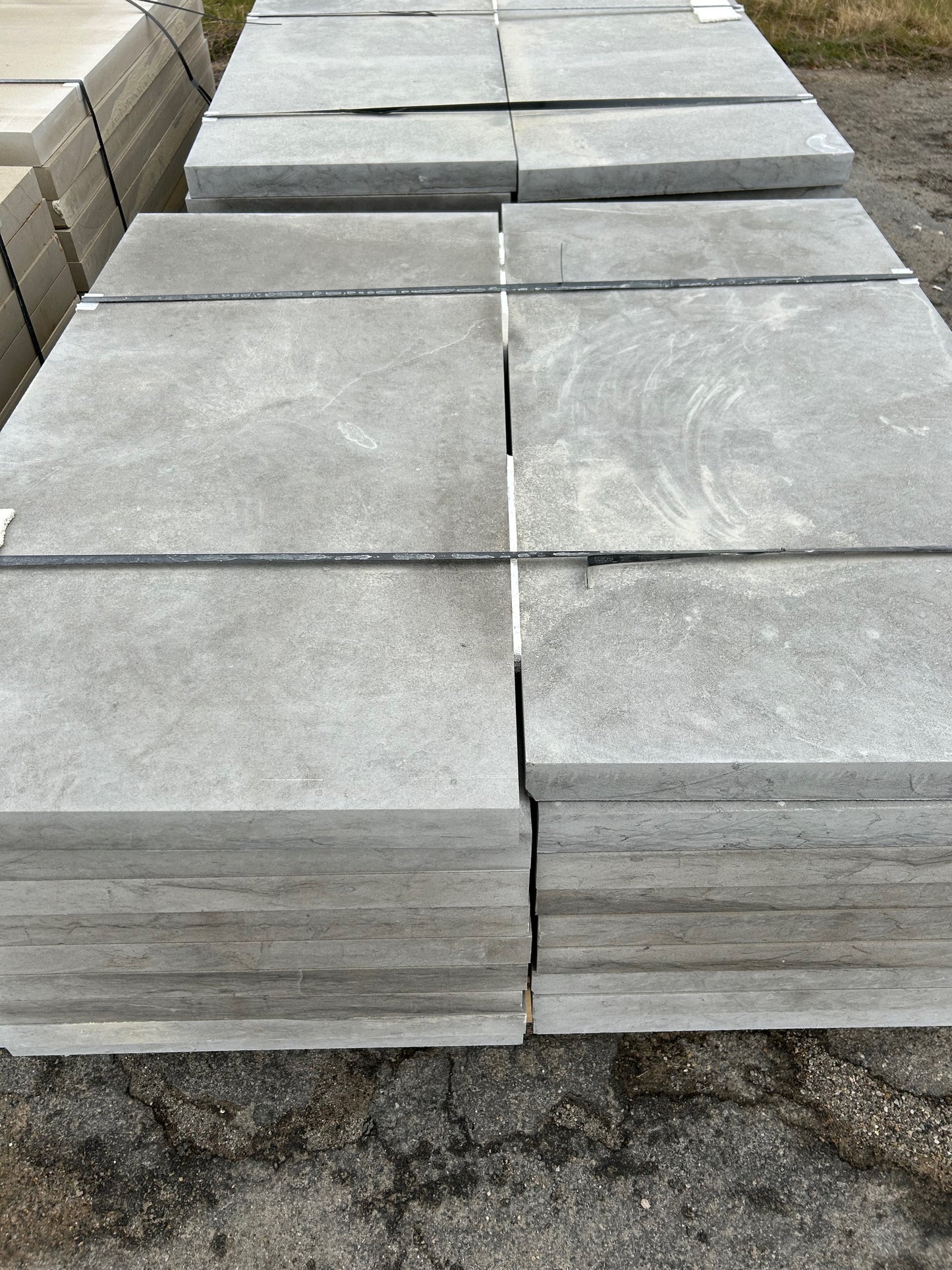 Gray Leuder 2'x4' Slabs